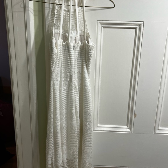 Guess white lace dress (size 4) - Picture 2 of 3